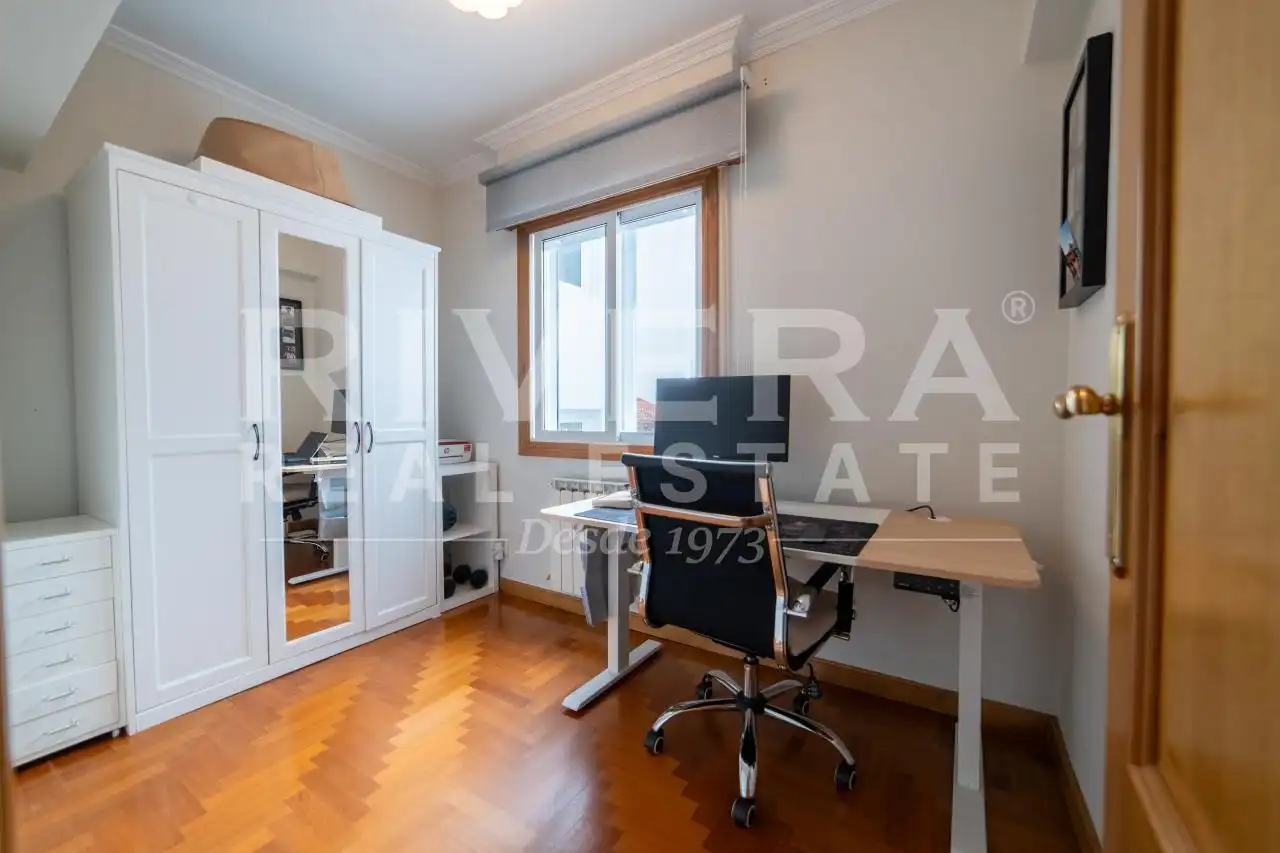 Habitación de Piso en venta en Vigo  con Calefacción, Parquet y Terraza