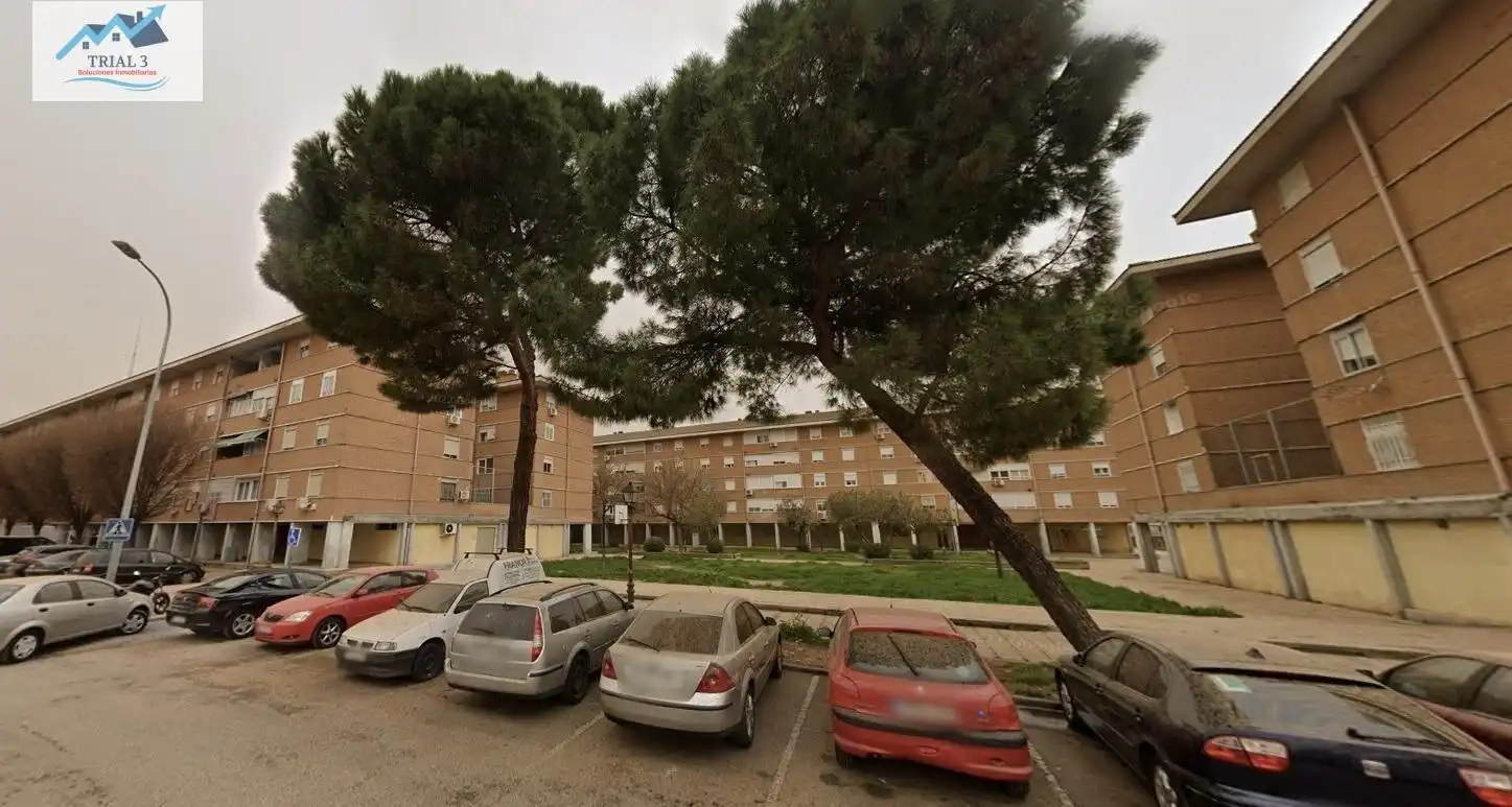 Flat for sale in Reyes Católicos