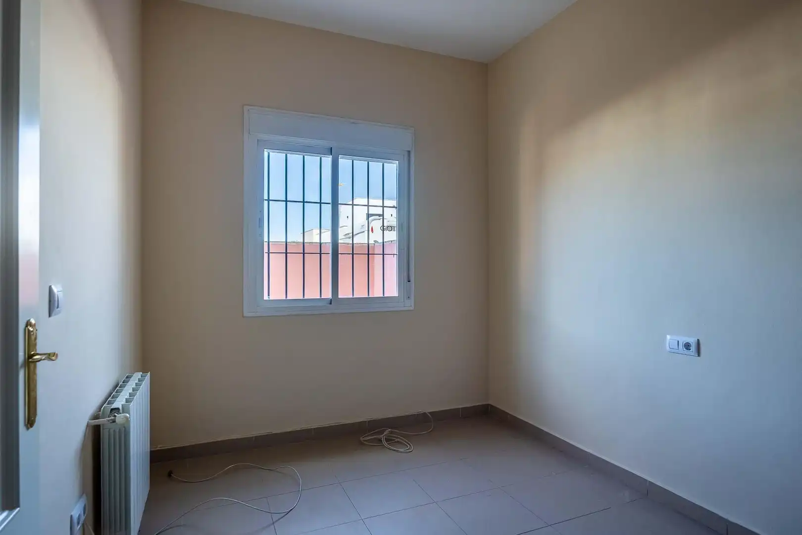 Habitación de Casa adosada de alquiler en Espartinas con Aire acondicionado, Calefacción y Jardín privado