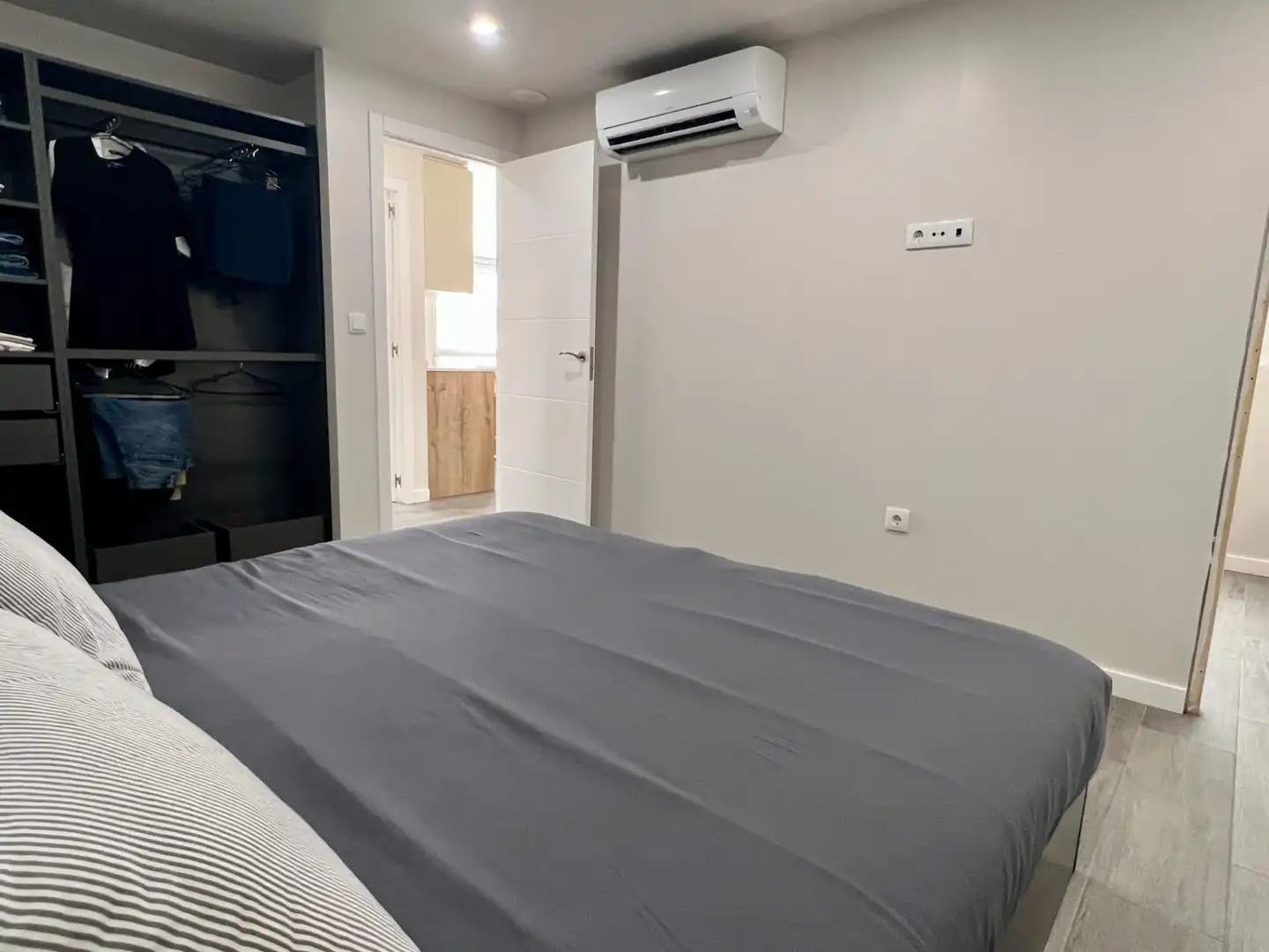 Bedroom of Flat for rent in Elche / Elx  with Air Conditioner and Furnished