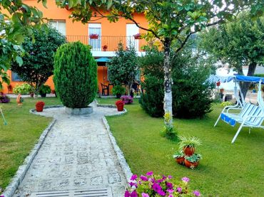 Villa con balcone in vendita a Camino Camino de la Regueira