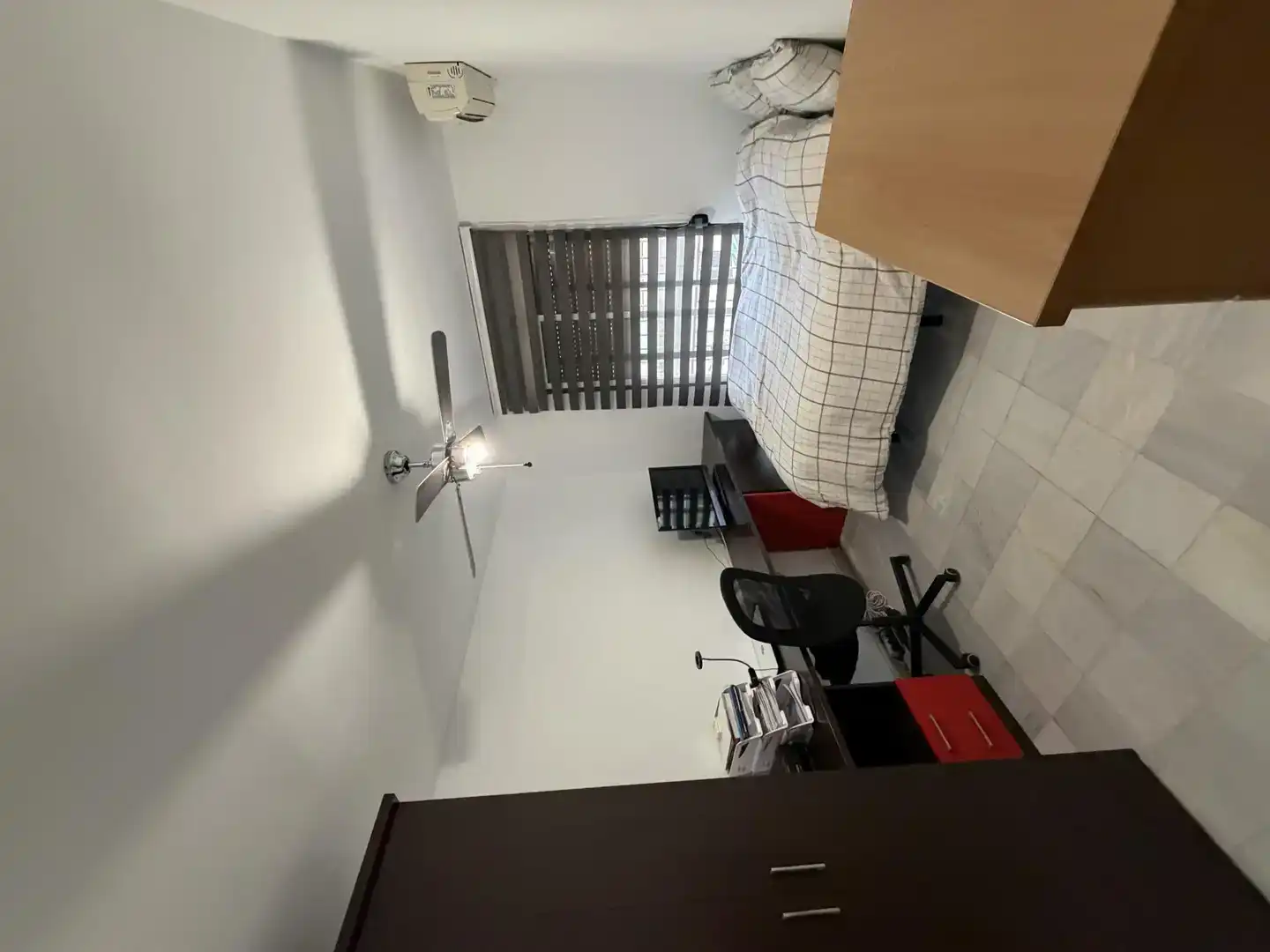 Habitación de Casa o chalet para compartir en Málaga con Aire acondicionado, Jardín privado y Piscina