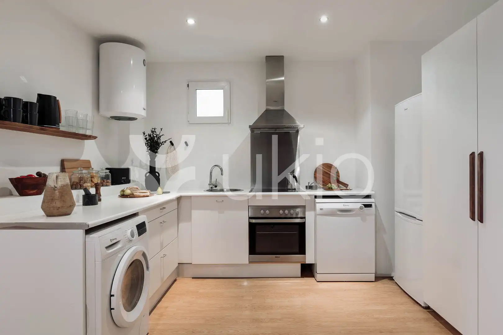 Cocina de Apartamento de alquiler en Barcelona con Aire acondicionado, Calefacción y Terraza