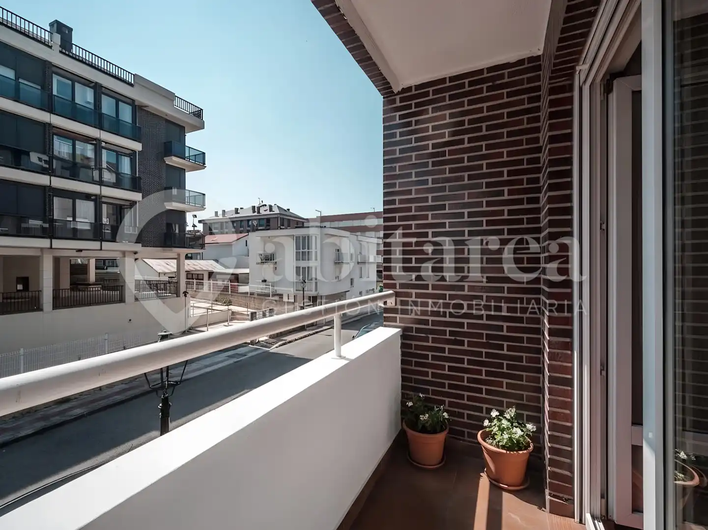 Terrassa de Pis en venda en Camargo amb Calefacció, Parquet i Terrassa