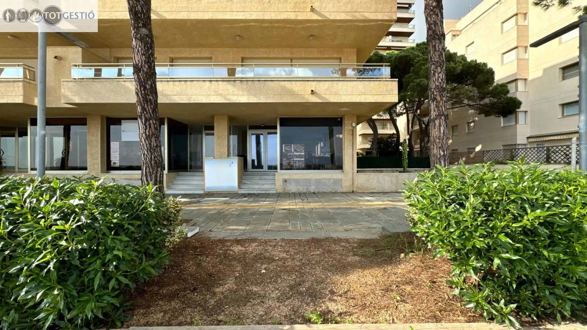 Local comercial en venta en Passeig Passeig MARITIM, imagen 3