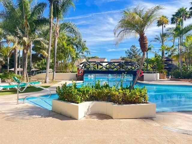 Swimming pool of Flat for sale in Marbella  with Air Conditioner, Heating and Private garden