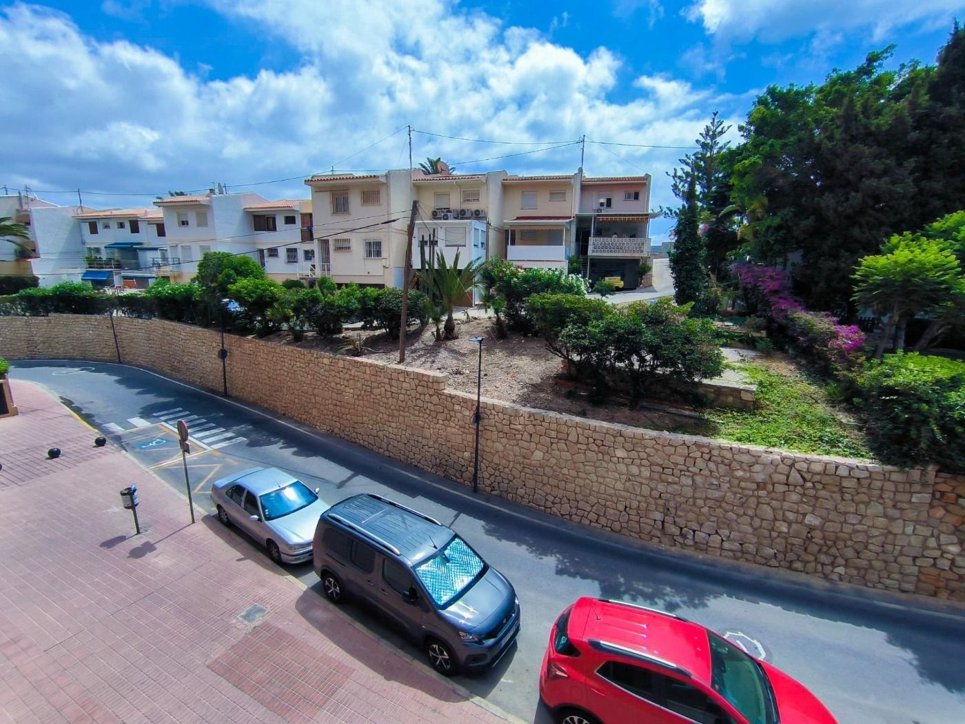 Vista exterior de Apartamento en venta en Benidorm con Jardín privado, Terraza y Piscina comunitaria