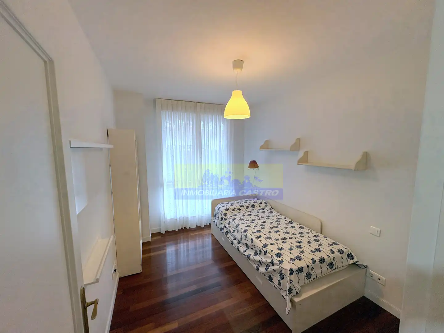 Habitación de Piso de alquiler en Castro-Urdiales con Amueblado