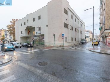 Local comercial en venda a Calle Calle Asturias 29