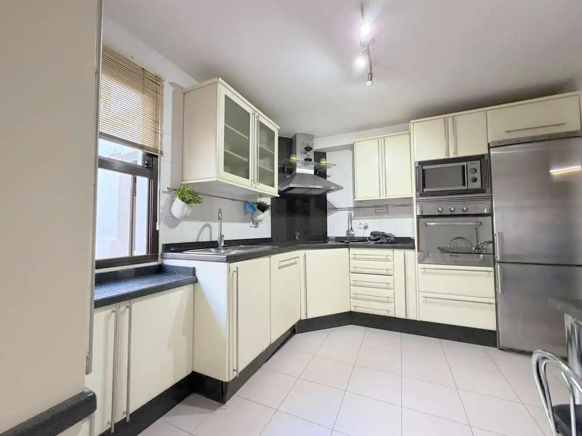 Cocina de Casa adosada en venta en Argana Alta - Maneje