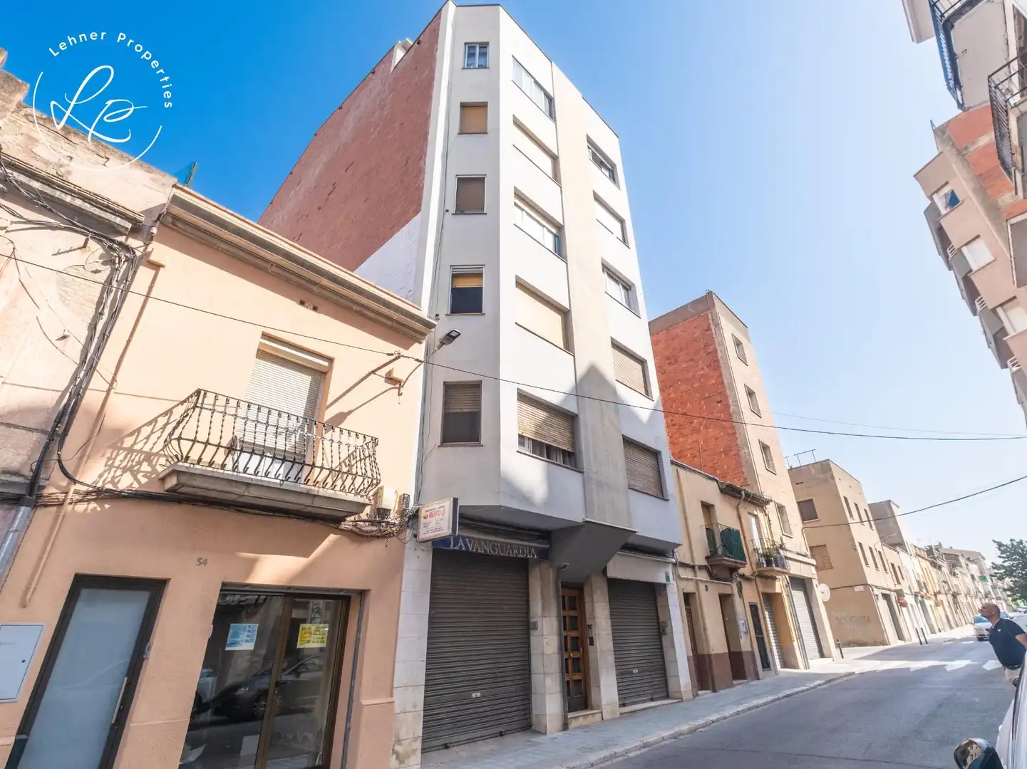 Exterior view of Flat for sale in Figueres