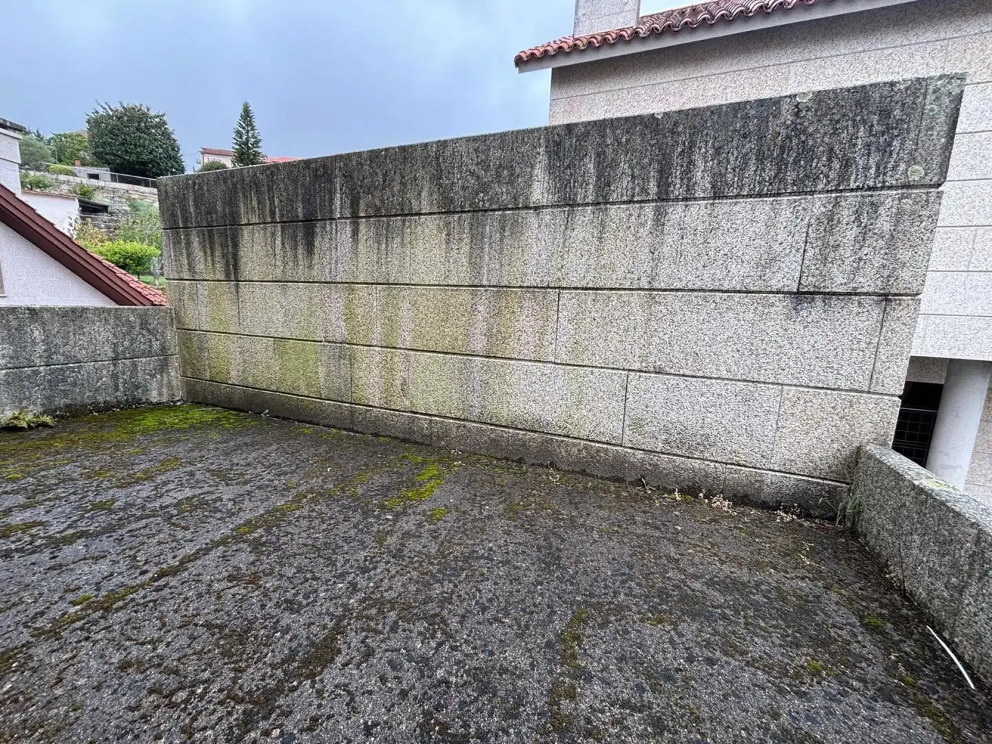 Vista exterior de Casa o xalet en venda en Moaña amb Balcó