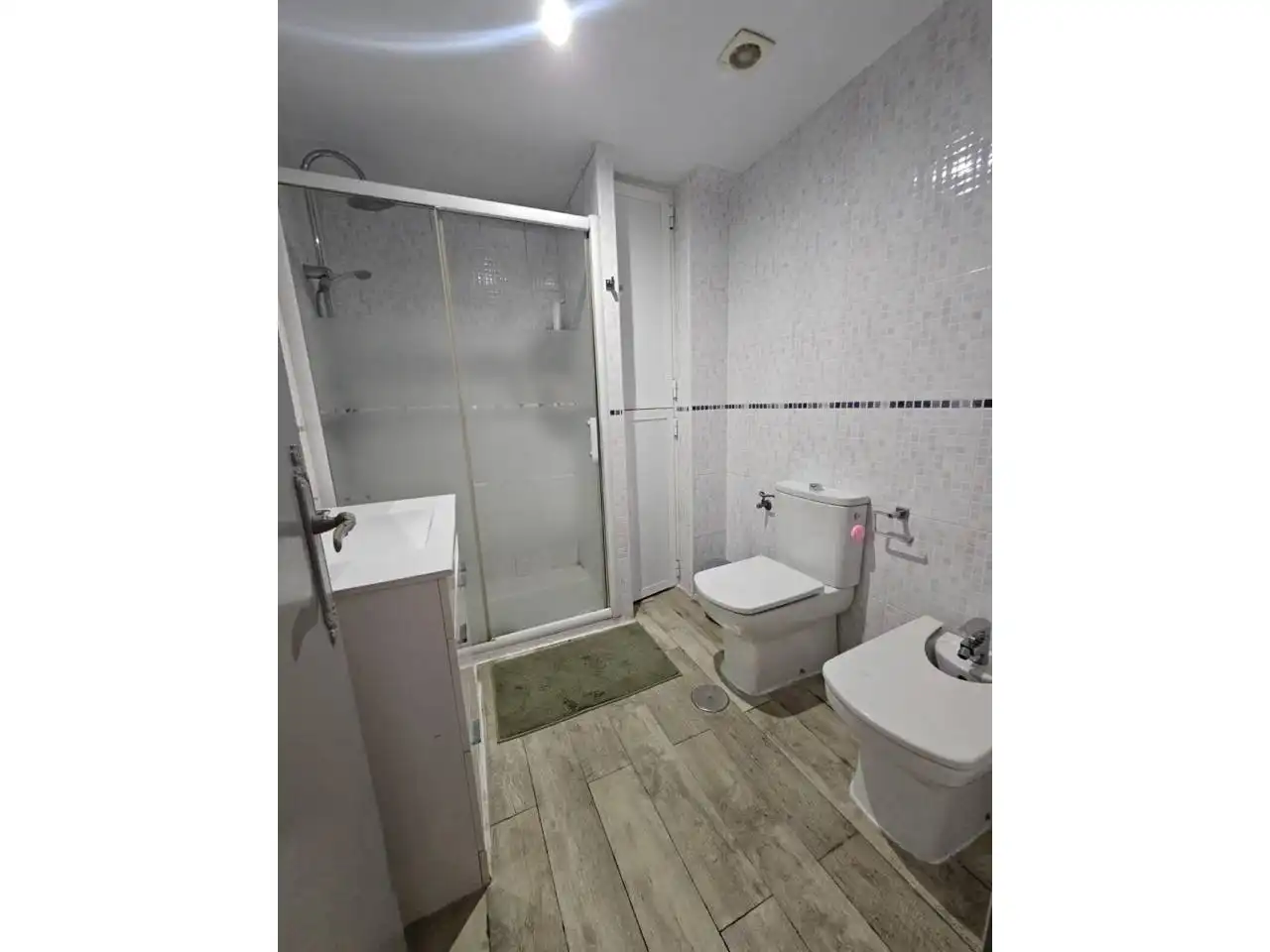 Badezimmer von Wohnung zum Verkauf in Alicante / Alacant mit Klimaanlage, Möbliert und Balkon