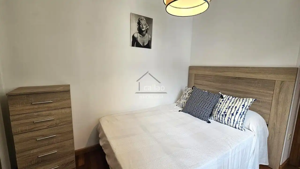 Habitación de Piso de alquiler en Ferrol con Calefacción, Trastero y Amueblado