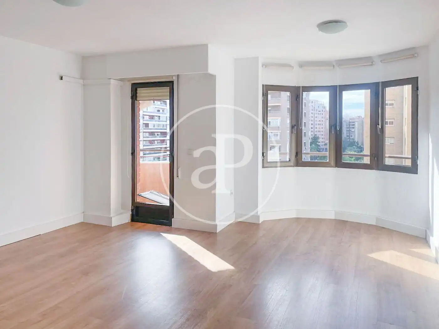Flat with balcony to rent in C/ de Rubén Darío, imagen 2