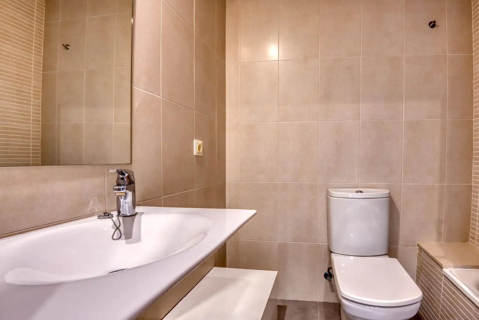 Bany de Apartament en venda en Sant Feliu de Guíxols amb Calefacció