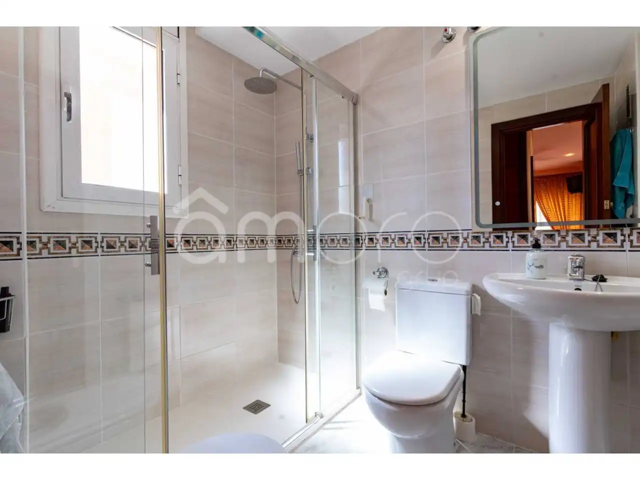 Badezimmer von Wohnung zum Verkauf in Vilanova i la Geltrú mit Klimaanlage, Heizung und Terrasse
