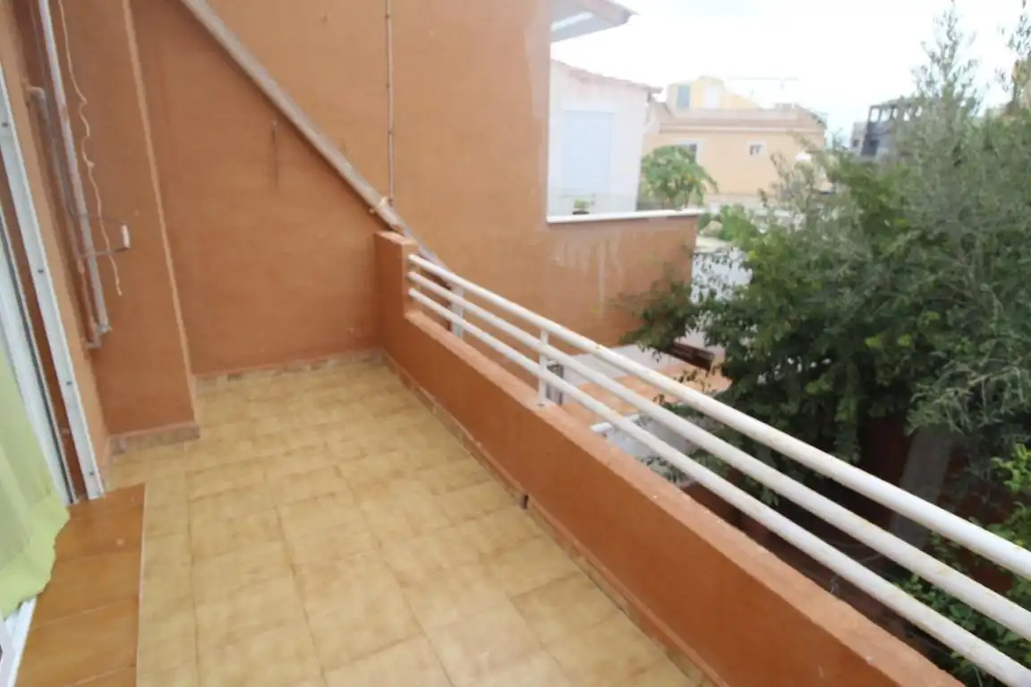 Terrassa de Casa adosada en venda en Torrevieja amb Jardí privat, Terrassa i Moblat