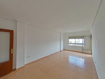 Pis amb balcó en venda a CASTEJON