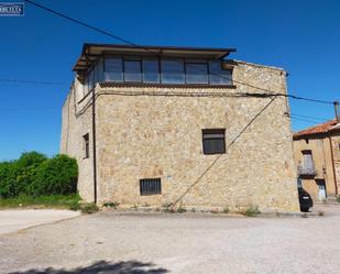 Vista exterior de Finca rústica en venda en Valdelcubo amb Terrassa