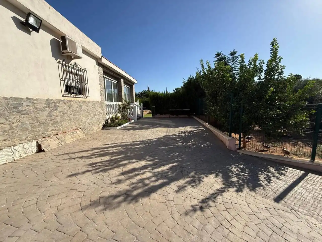 Vista exterior de Casa o chalet en venta en Carmona con Aire acondicionado, Calefacción y Terraza