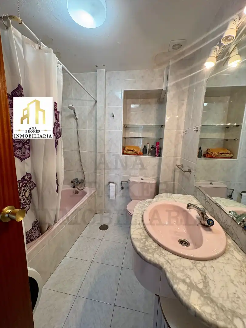 Bathroom of Flat for sale in Ronda  with Furnished