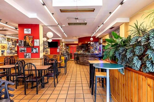 Local comercial en Venta en De Atenas en Monte Rozas