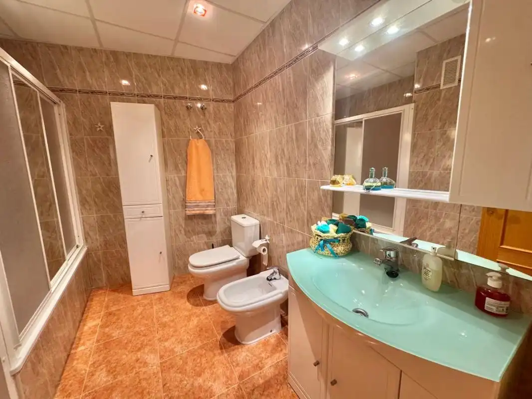 Bathroom of Flat for sale in Ayora  with Air Conditioner, Heating and Terrace