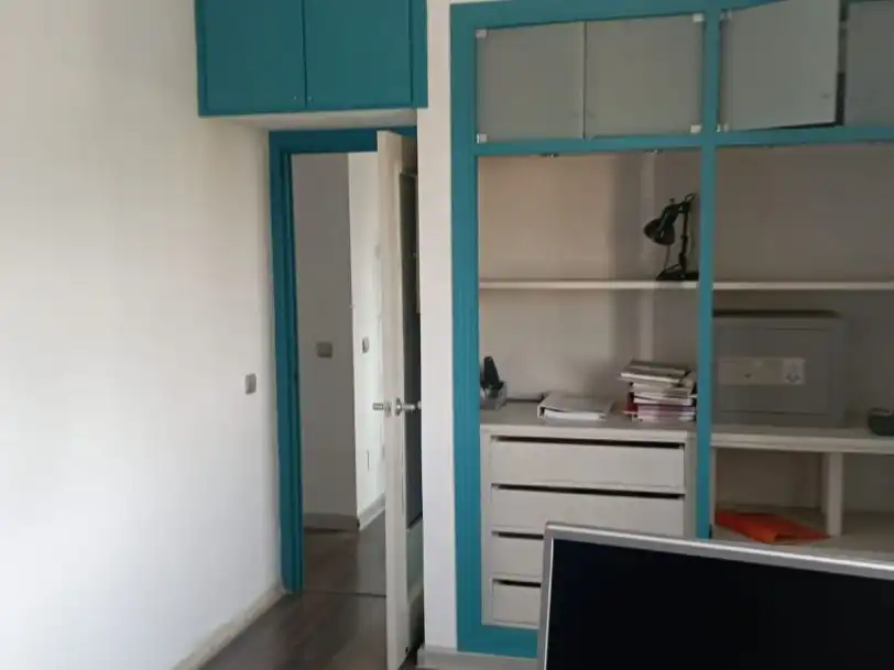 Büro zum Verkauf in Estepona mit Heizung und Balkon