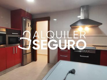 Flat with lift to rent in Poeta Alberola