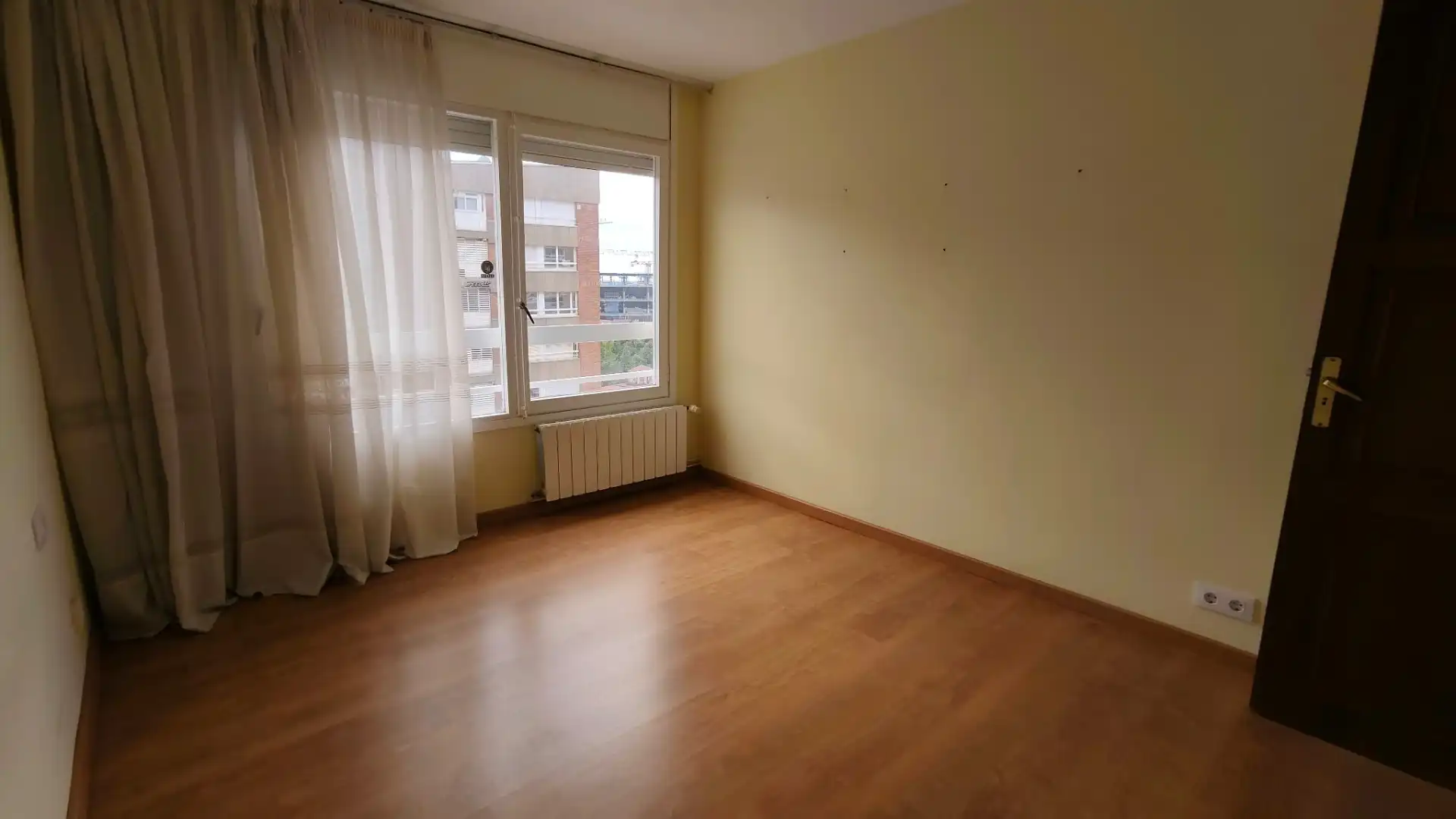 Habitación de Piso en venta en Barcelona con Calefacción, Parquet y Horno