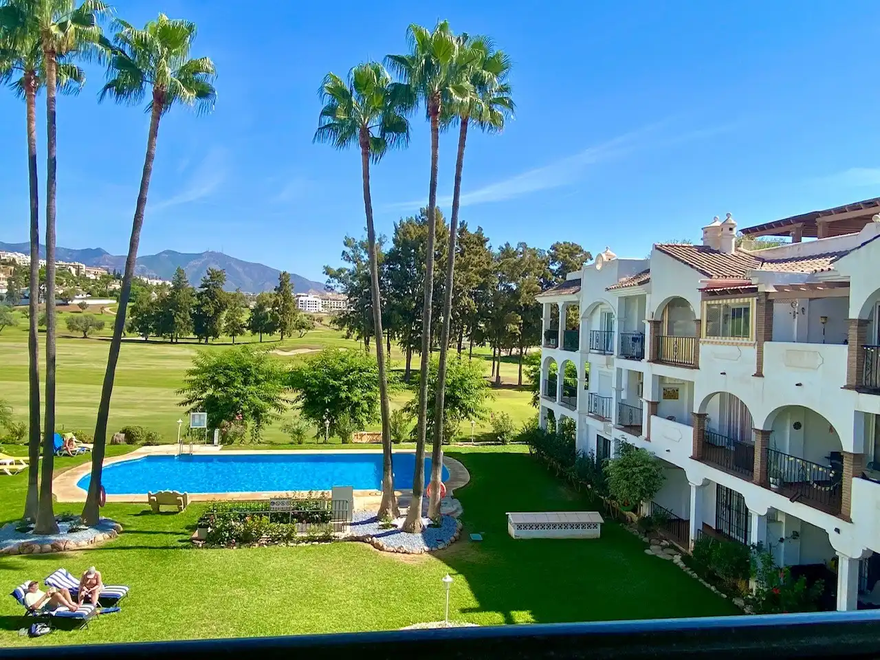 Außenansicht von Dachboden zum Verkauf in Mijas mit Abstellraum und Schwimmbad