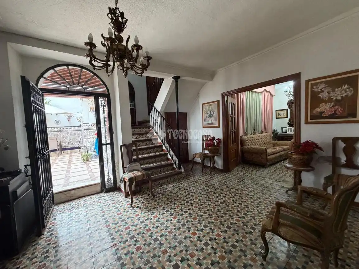 Einfamilien-Reihenhaus zum Verkauf in Torredonjimeno mit Klimaanlage und Balkon
