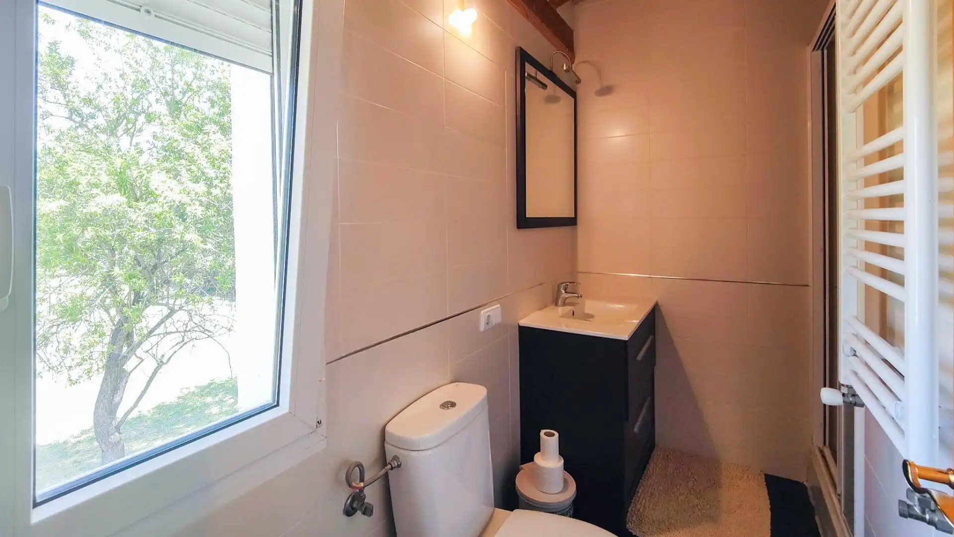 Baño de Finca rústica en venta en Mahamud con Calefacción, Jardín privado y Terraza