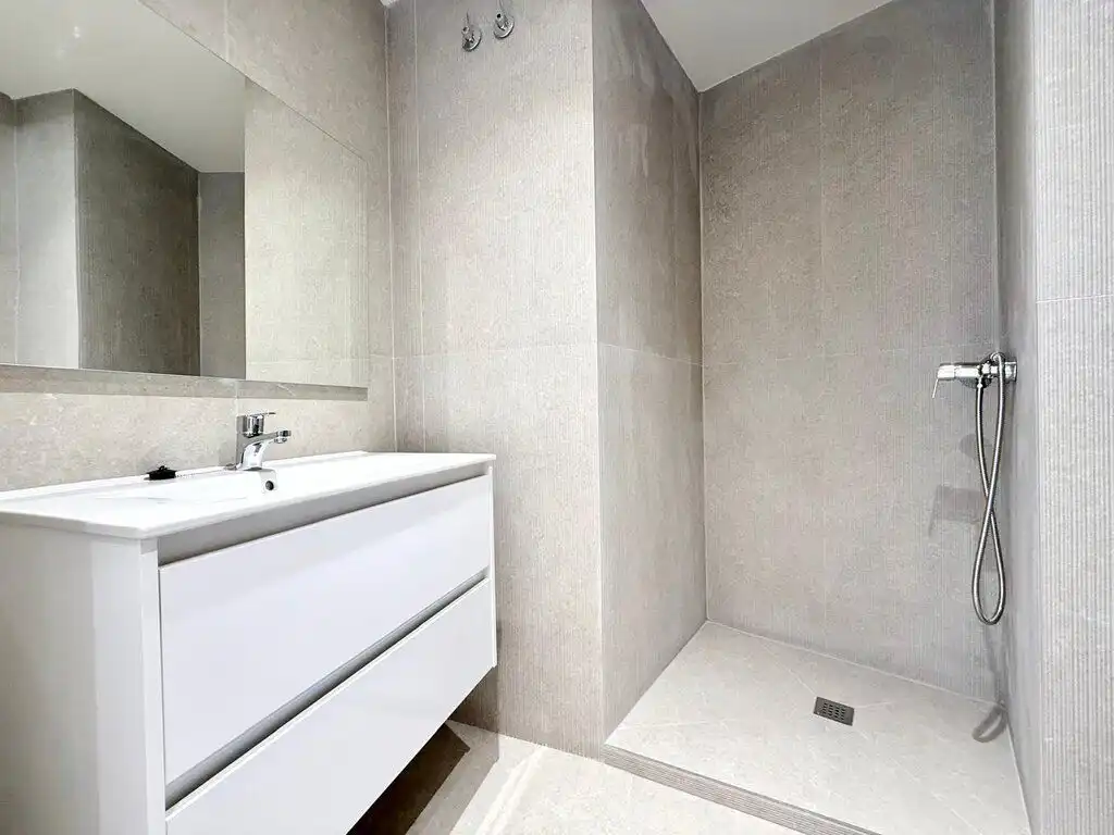 Baño de Piso en venta en Figueres con Aire acondicionado, Calefacción y Terraza