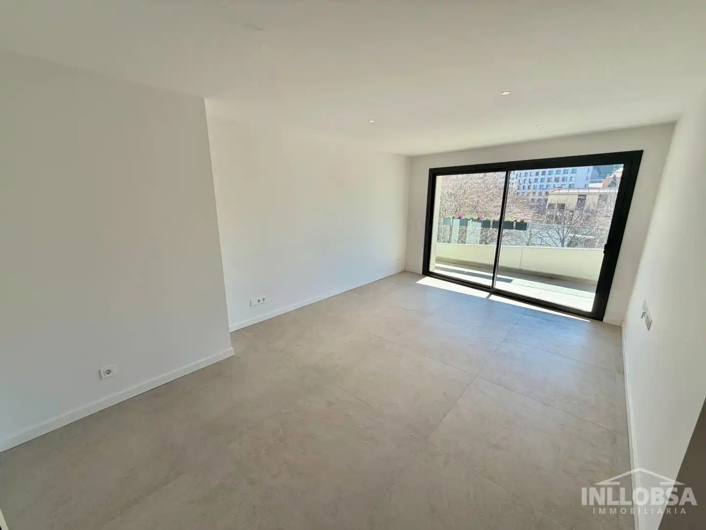 Sala de estar de Piso de alquiler en Manresa con Aire acondicionado, Calefacción y Jardín privado