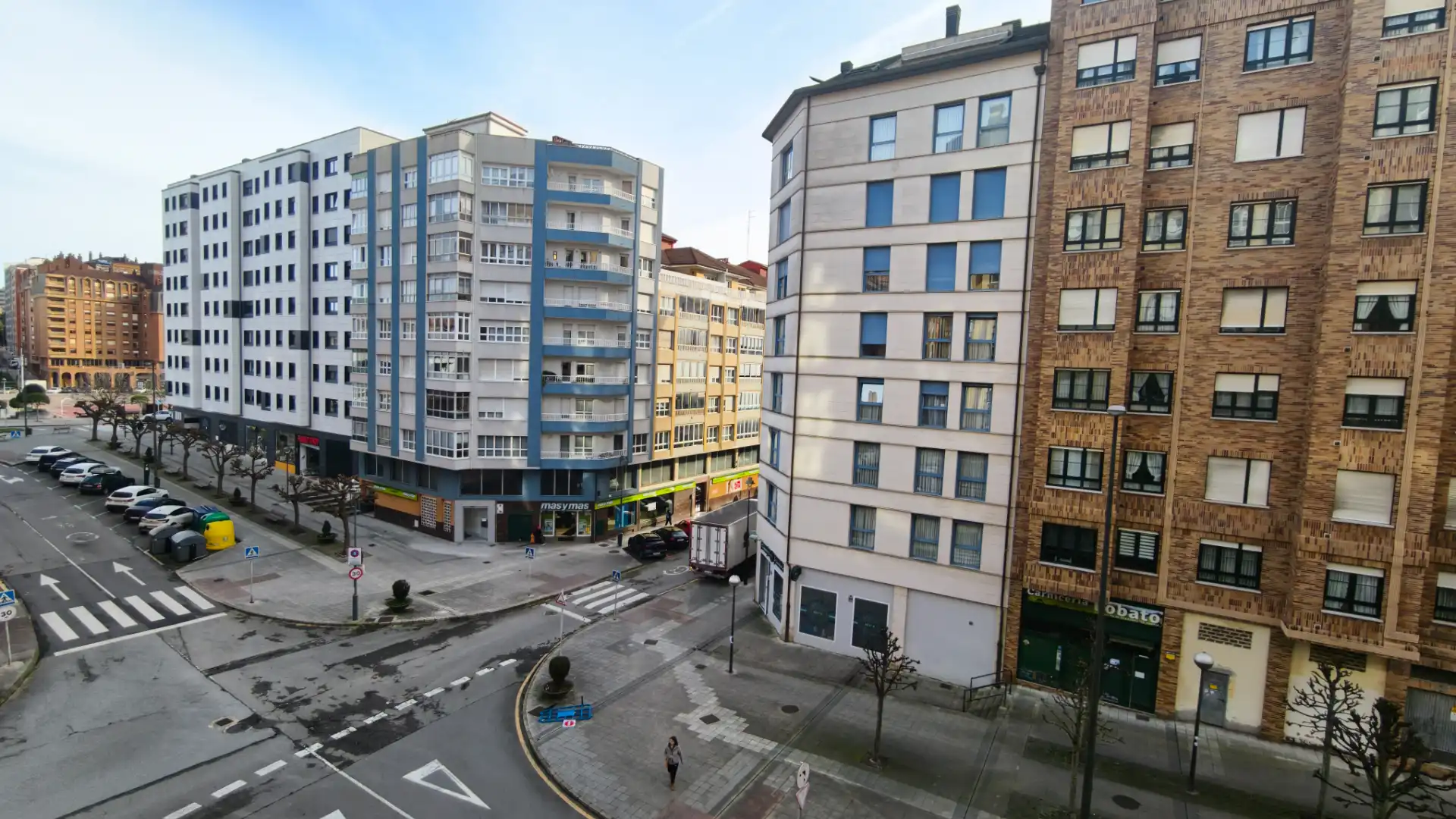 Vista exterior de Piso en venta en Avilés con Calefacción, Parquet y Trastero