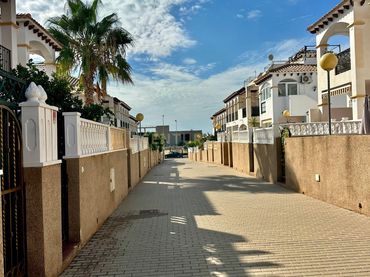 Casa a schiera con balcone in vendita a ALMORAVIDES