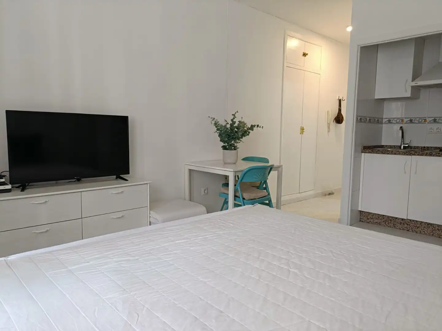 Bedroom of Study for rent in Sevilla  with Air Conditioner, Heating and Furnished