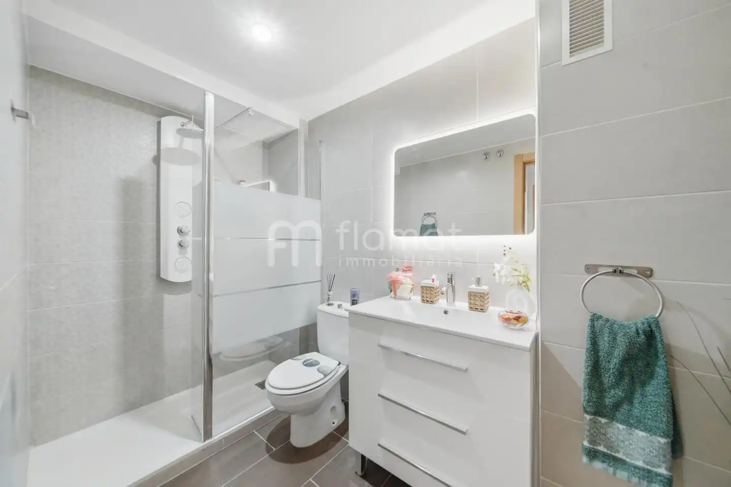 Badezimmer von Wohnung zum Verkauf in Figueres