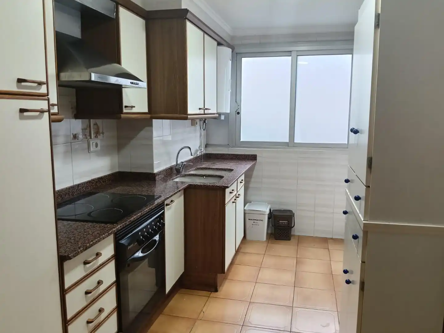 Pis amb balcó en venda a Sant Josep - Zona Hospital, imagen 2