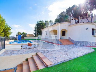 Villa avec piscine à vendre à Cometa