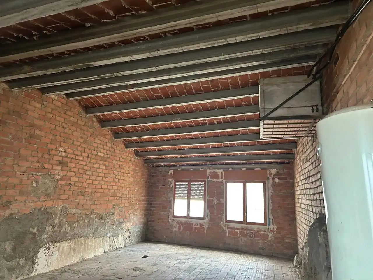 Casa adosada en venda a Miralcamp