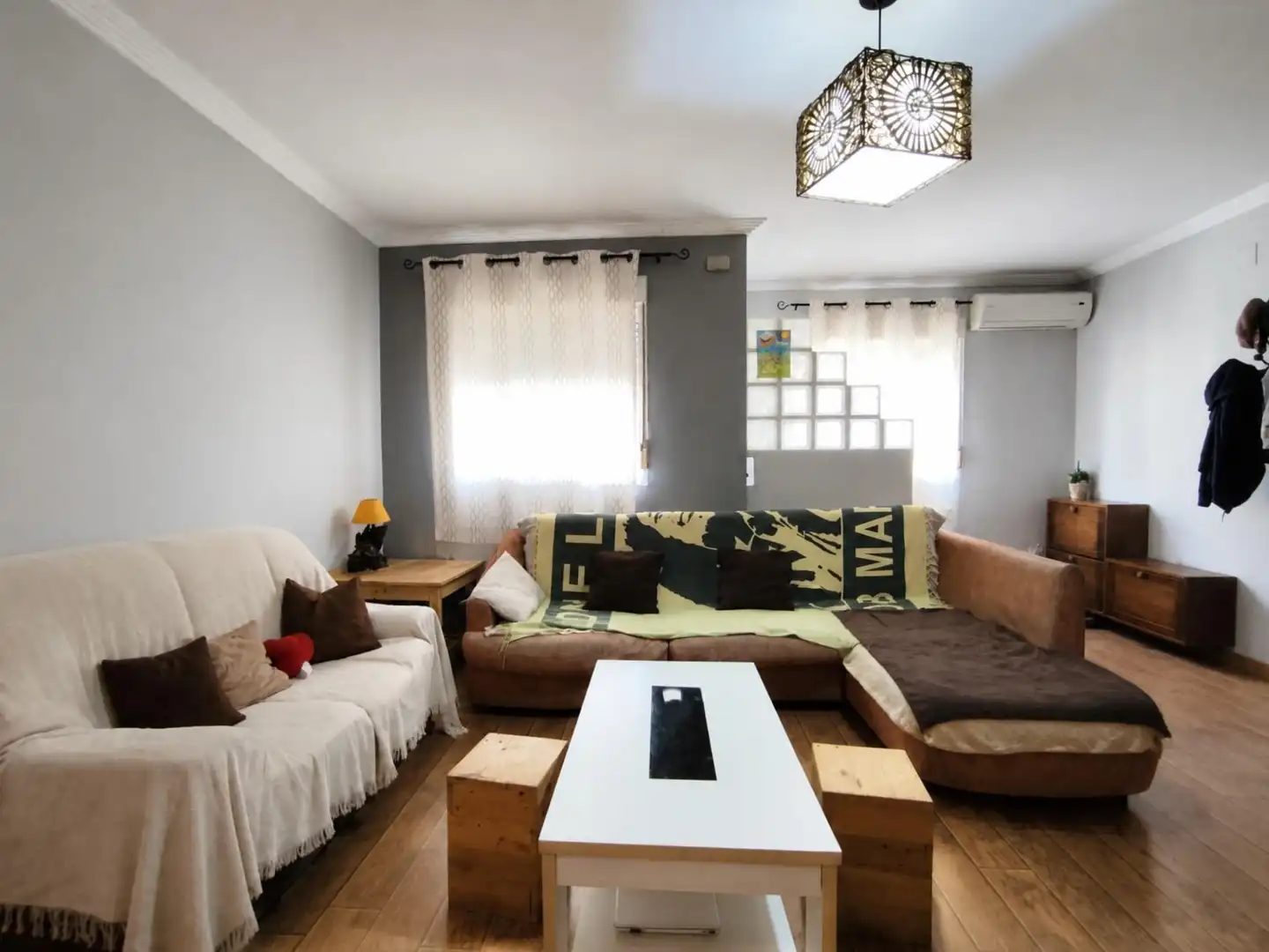 Sala de estar de Casa adosada en venta en Plasencia