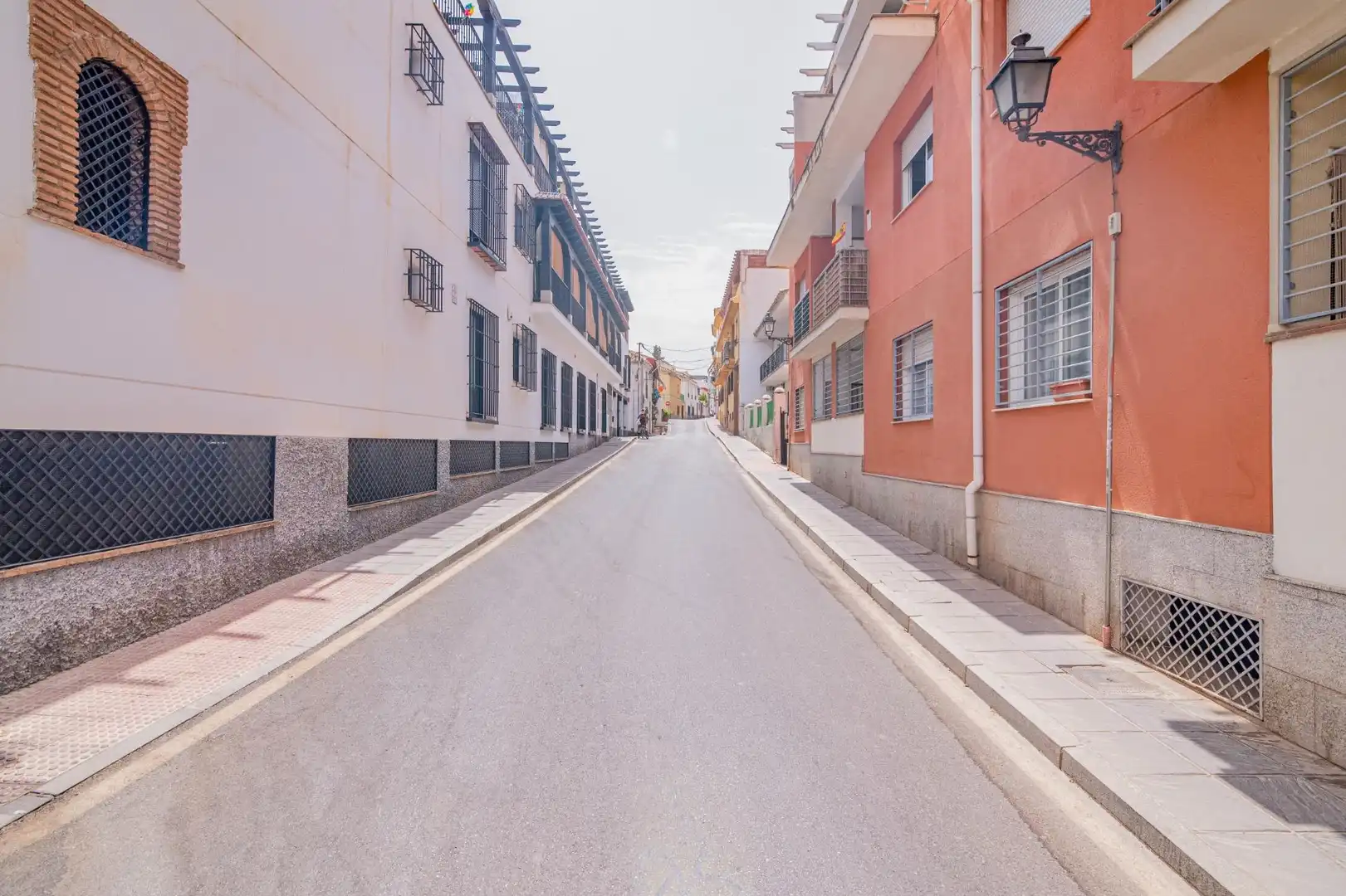 Vista exterior de Piso en venta en La Zubia con Calefacción y Balcón