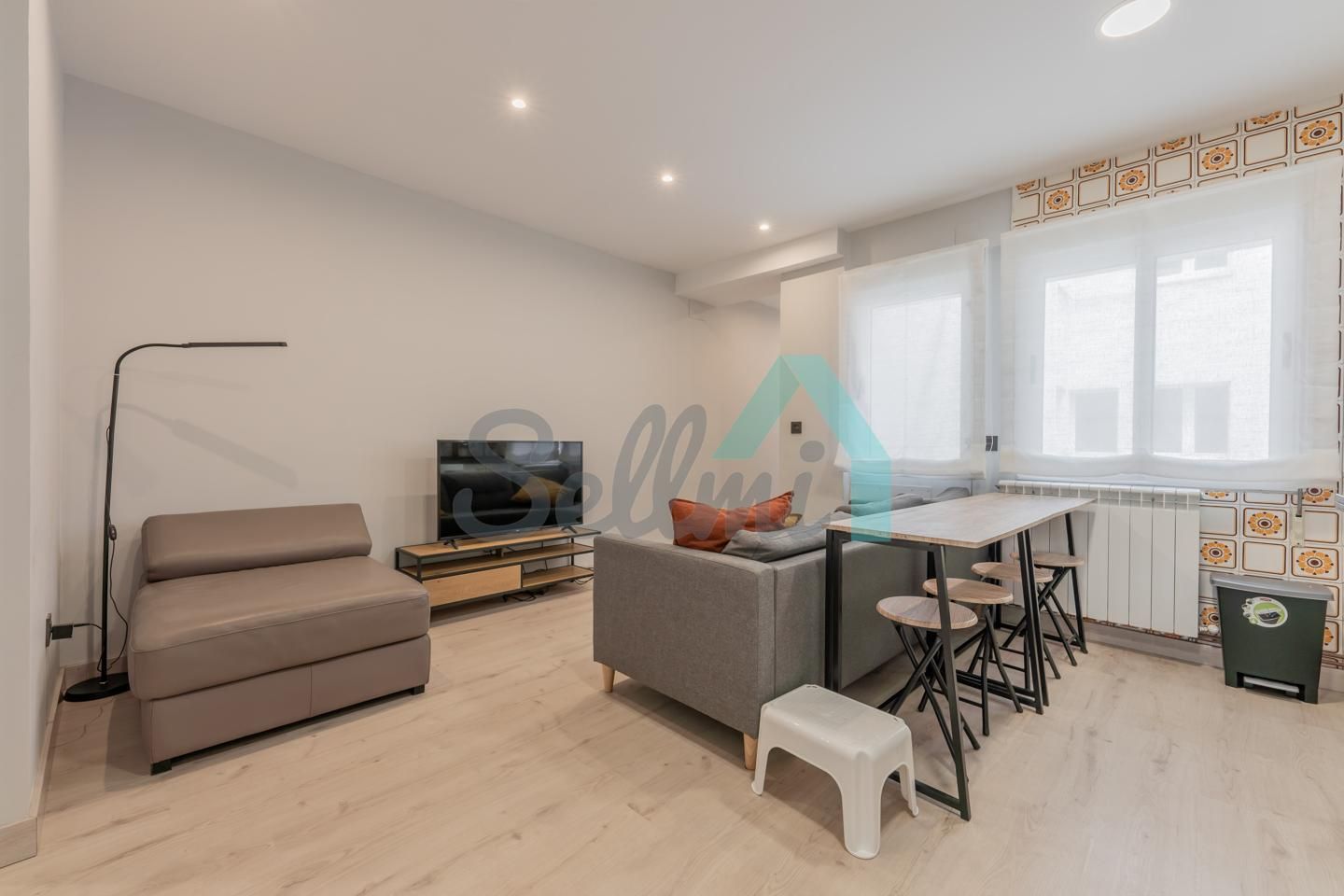 Living room of Flat to rent in Oviedo   with Heating, Terrace and Furnished