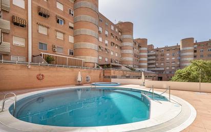 Piscina de Pis en venda en  Granada Capital amb Aire condicionat, Calefacció i Piscina comunitària