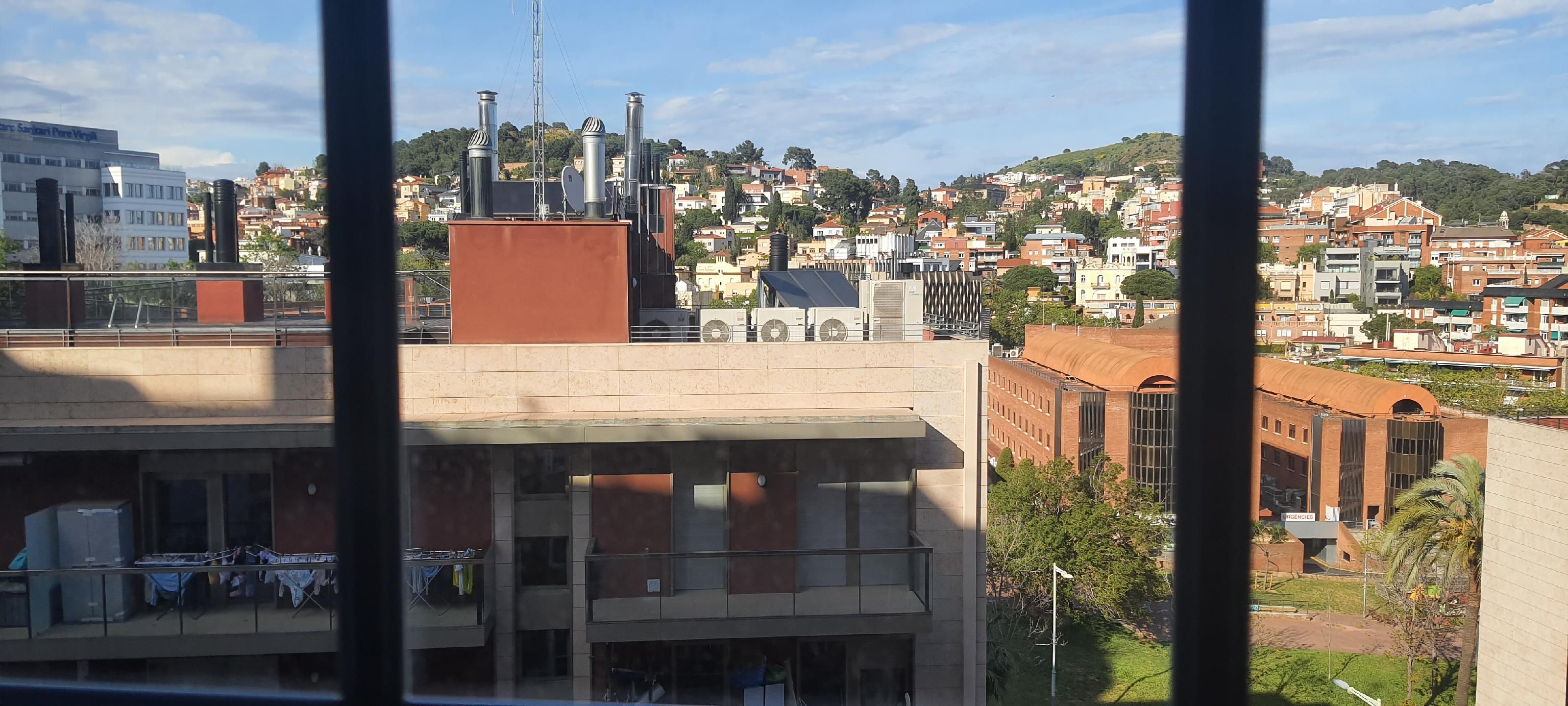 Vista exterior de Pis en venda en  Barcelona Capital amb Calefacció