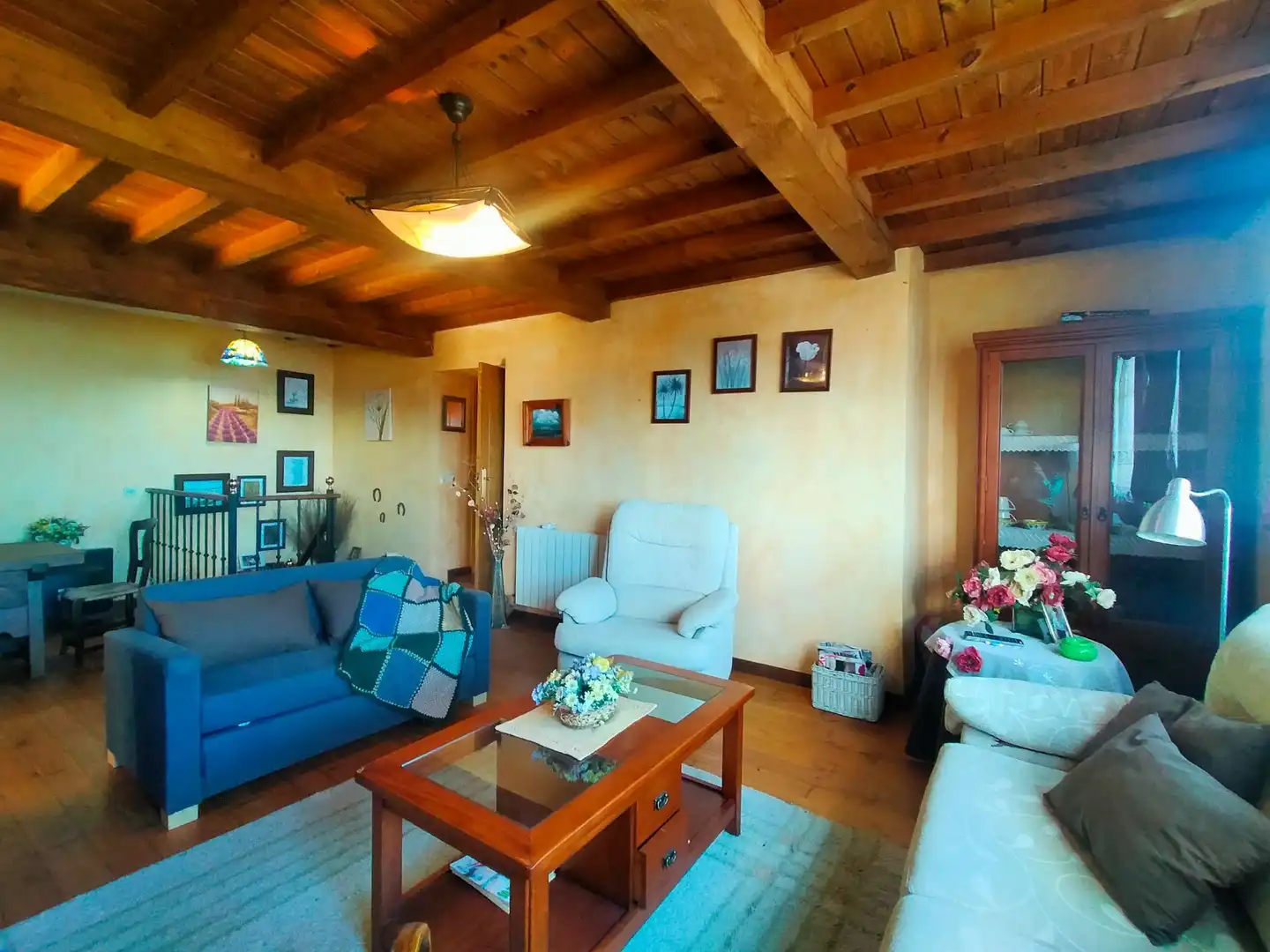 Sala d'estar de Finca rústica en venda en Salas amb Calefacció, Jardí privat i Traster