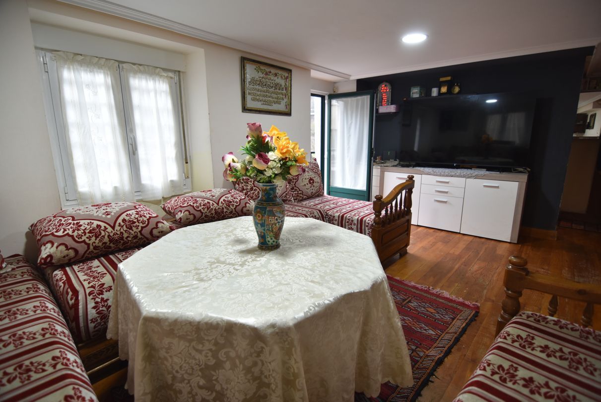 Sala d'estar de Pis en venda en Bergara amb Traster i Balcó